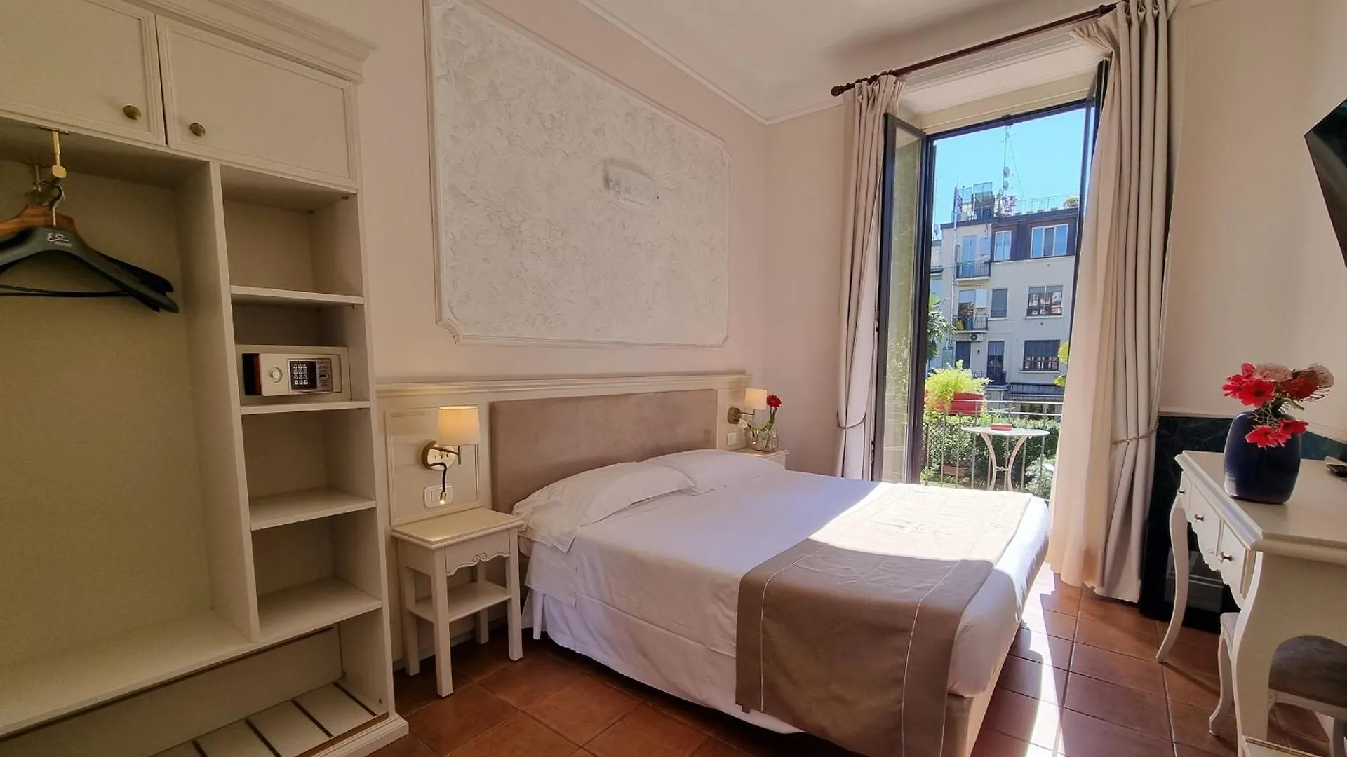 Hotel Charly
