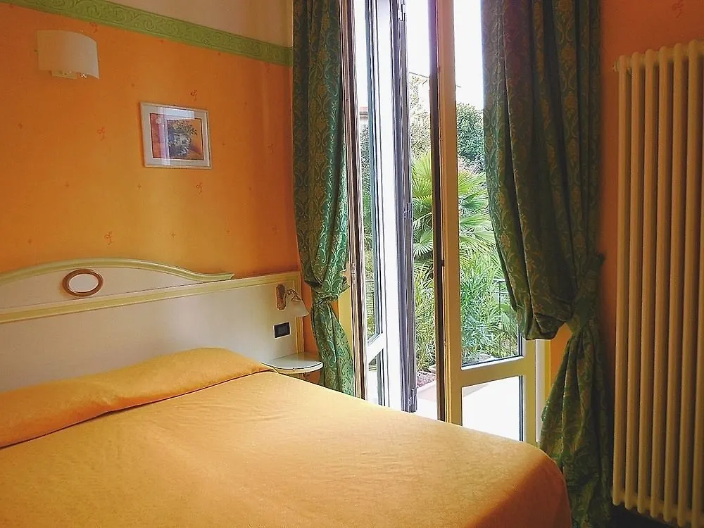 Hotel Charly
